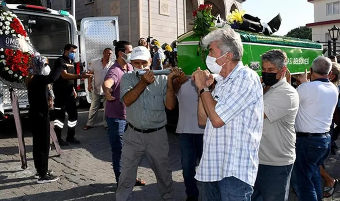 Son dakika: Yeşilçam'ın usta oyuncusu Metin Çekmez'e son veda! Vasiyeti yerine getirildi - 4