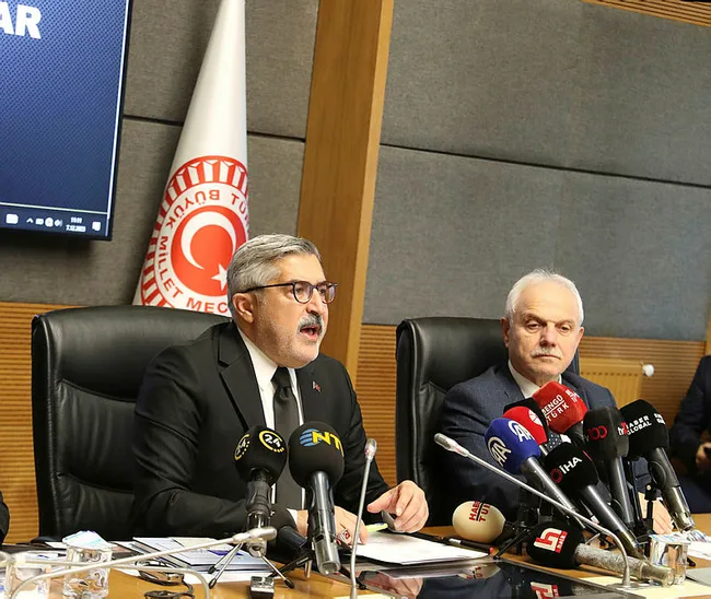 tiktok-kapatilacak-mi-tiktok-yetkilisi-ne-anlatti-iste-herkesin-merak-ettigi-cevap-1702031195090.jpg Tiktok kapatılacak mı? Tiktok yetkilisi ne anlattı? İşte herkesin merak ettiği cevap