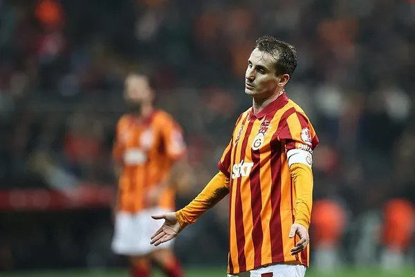 1709280158034.jpeg Galatasaray'da Kerem Aktürkoğlu'nun trafikte gergin anları! Başka bir sürücüyle tartıştı - 4