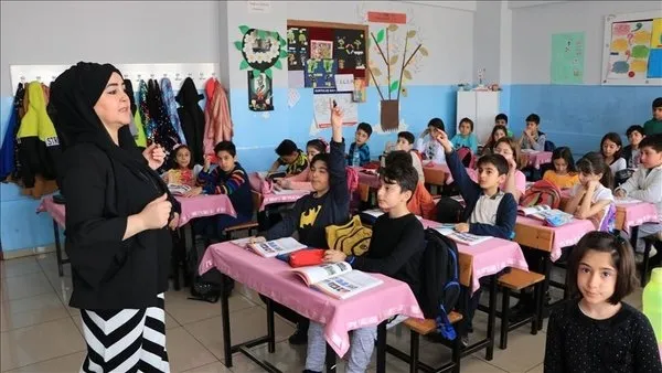 Son dakika: Milli Eğitim Bakanı Mahmut Özer detaylarını anlattı: Öğretmenlik kariyer mesleği oluyor