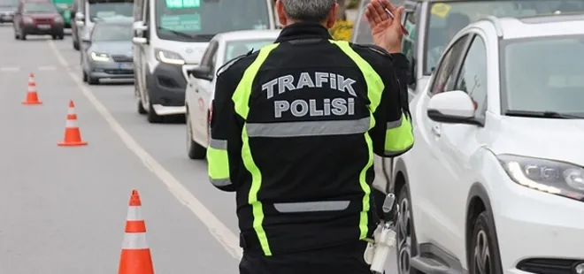 2024 Yılı yeni trafik cezaları ne kadar oldu? Ehliyetsiz araç kullanmak 12, drift yapmak 32 bin, alkollü araç kullanmak 6 bin TL’yi geçiyor.