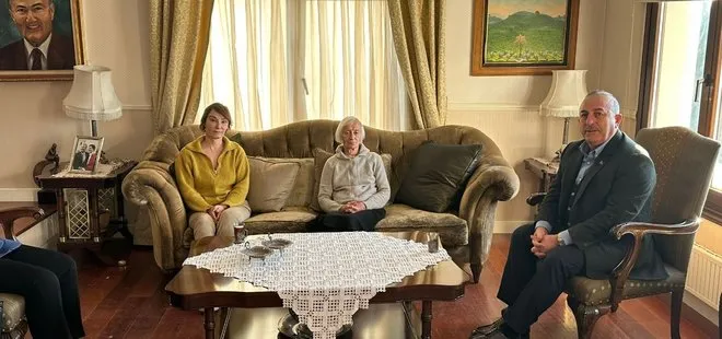 Dışişleri Bakanı Mevlüt Çavuşoğlu’ndan Deniz Baykal’ın ailesine taziye ziyareti