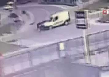 Kaza anı güvenlik kamerasına yansıdı