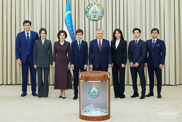 ozbekistandan-mirziyoyev-bir-kez-daha-sandiktan-zaferle-ayrildi-1688972532818.jpeg Özbekistan'dan Mirziyoyev bir kez daha sandıktan zaferle ayrıldı - 2