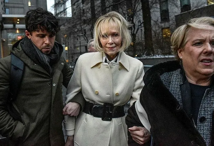 Trump’a mahkemede şok! Jean Carroll davasında yargıçla restleşti: Mahkeme salonundan çıkarılmakla uyarıldı