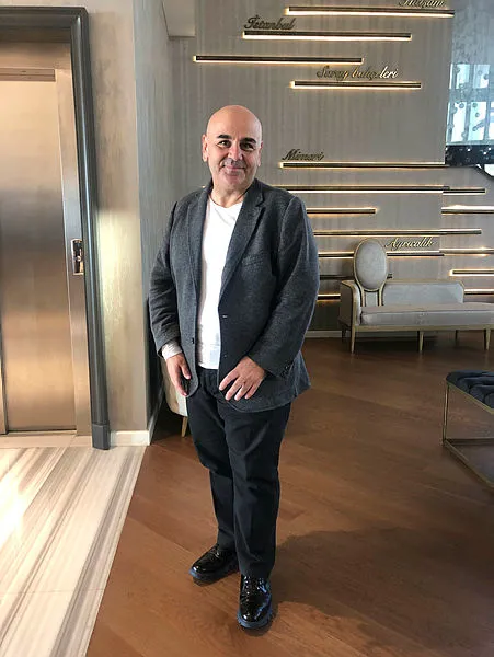 Tiyatrocu Nedim Saban’dan CHP’li belediye başkanına sert tepki: Sanatı baltalamayı bırak! - 2