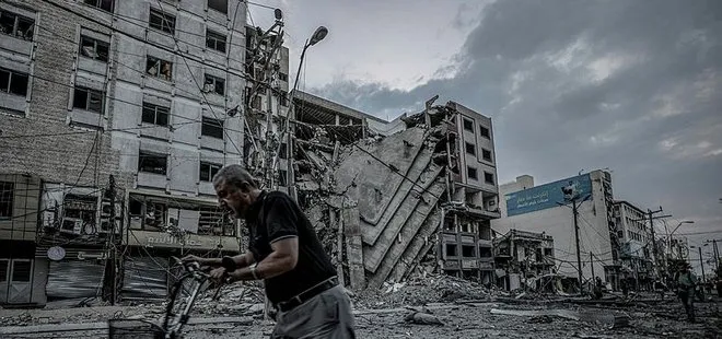 İsrail Gazze’deki Ulusal İslam Bankası’nı vurdu