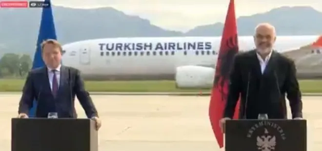Arnavutluk’taki basın toplantısına Türk Hava Yolları damgası! Bizim olmadığımız yerde bizi hatırlatacak bir şey mutlaka olur