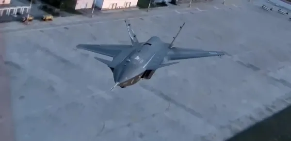 Gökyüzünün yeni Fatih’i Bayraktar Kızılelma ve Akıncı’dan kol uçuşu