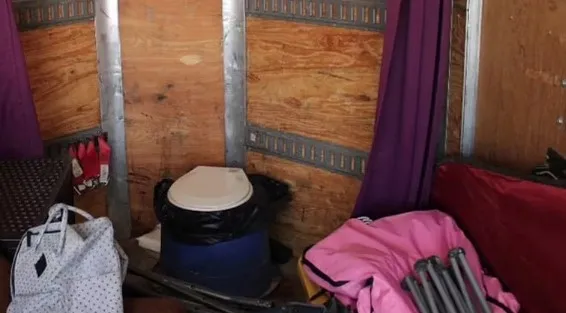 abdde-buyuk-skandal-sahte-peygamber-20nin-uzerinde-esiyle-yasiyordu-fbiin-raporu-dehsete-dusurdu-en-kucuk-kurb-1670228821729.jpg ABD’de büyük skandal! Sahte peygamber 20’nin üzerinde eşiyle yaşıyordu! FBI’ın raporu dehşete düşürdü! En küçük kurban daha 9’unda