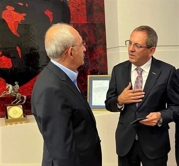 CHP'nin "hain" ilan ettiği başkana gurur rozeti Kılıçdaroğlu'ndan! Çıkar uğruna ilkesiz siyaset - 4