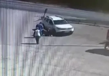 Virajı alamayan otomobil takla attı
