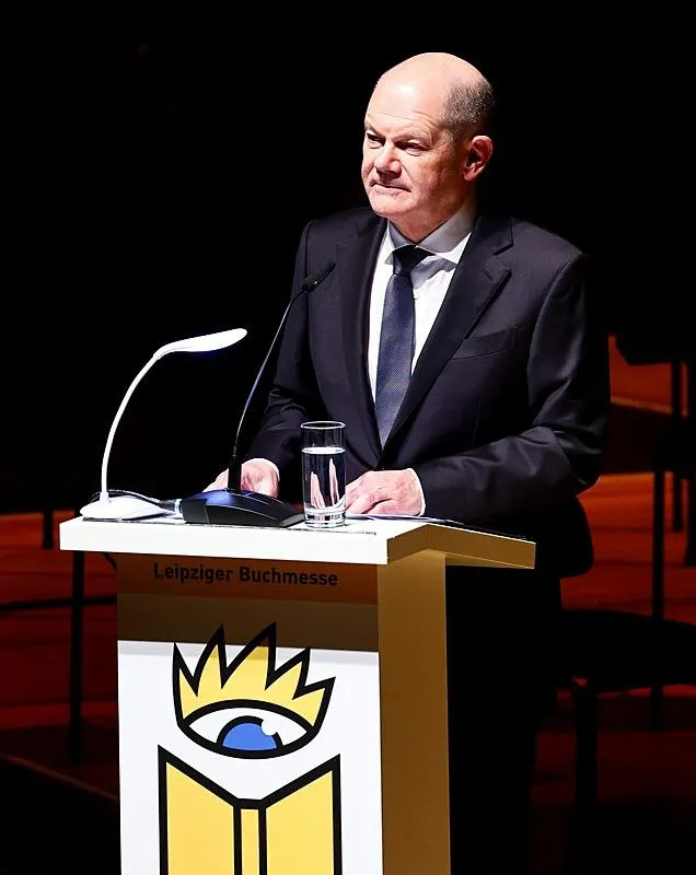 Soykırımcı İsrail’e destek veren Almanya Başbakanı Olaf Scholz’a Gazze protestosu! Bu bir insani felaket değil soykırım