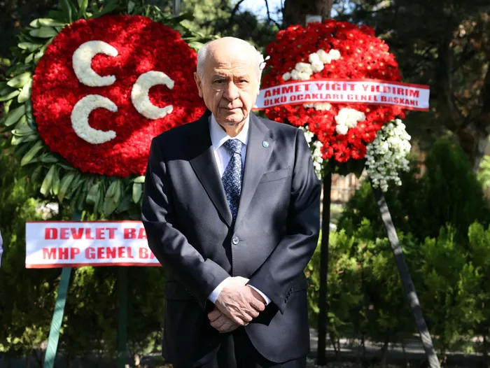 Son dakika: MHP Genel Başkanı Bahçeli'den Alparslan Türkeş'in kabrine ziyaret - 2