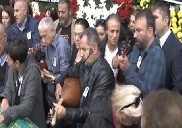 Arif Sağ'ın eşi Yıldız Sağ son yolculuğuna uğurlandı