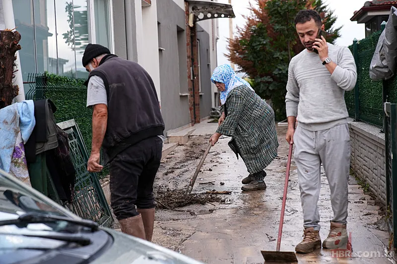 İzmir Bergama'da sel! Vatandaş CHP'ye isyan etti: Şu rezaletin tek sorumlusu belediye 8