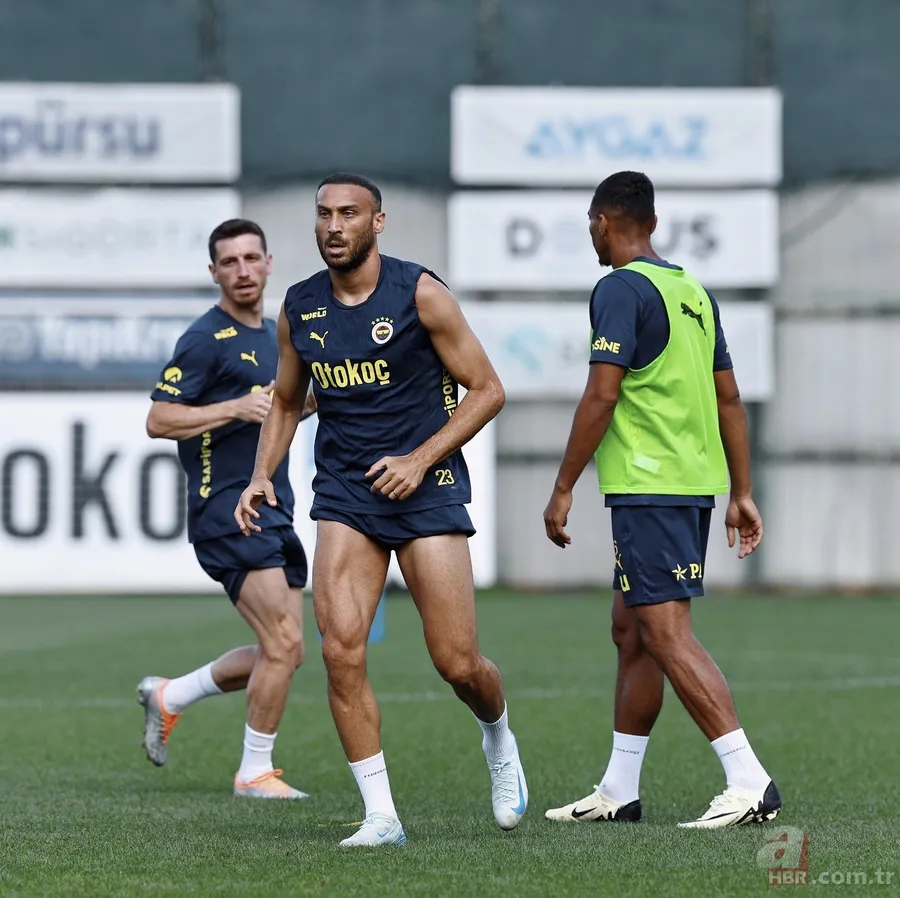 Fenerbahçe'de taraftarı heyecanlandıran transfer! O yıldız sarı lacivertle buluşuyor 8