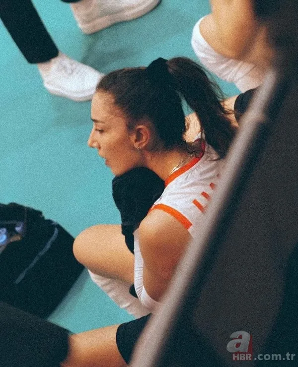 Milli voleybolcu Hande Baladın'a tehdit: Yüzüne asit atacağım 14