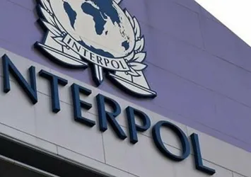 Kendisine önemli biri süsü verdi! Sevgiliye 'Interpol' adı altında işkence!