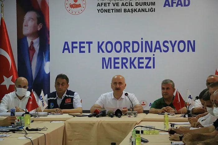 Kastamonu Bartın ve Sinop'ta ne kadar hasar oluştu? Ulaştırma ve Altyapı Bakanı Adil Karaismailoğlu açıkladı - 2