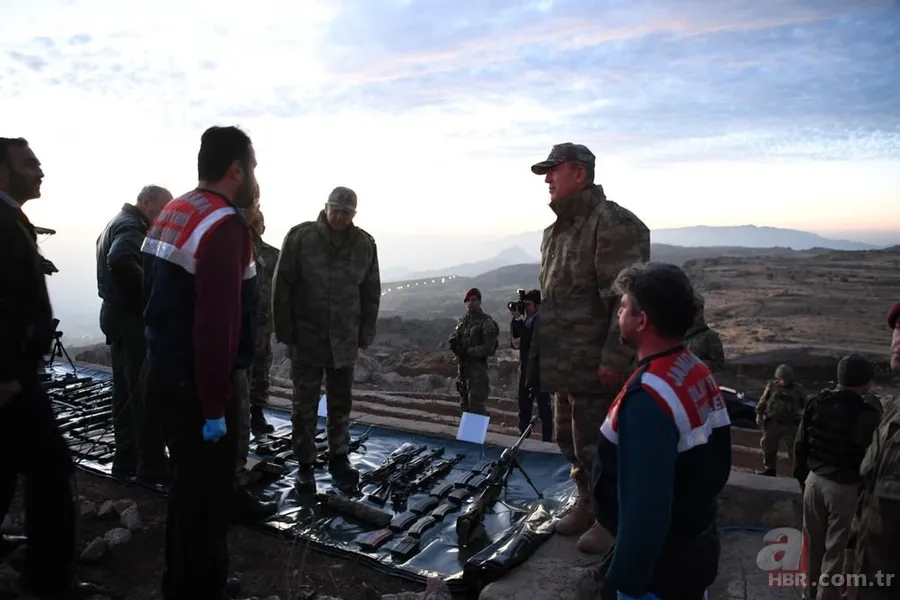 Genelkurmay Başkanı Orgeneral Akar sınır birliklerini denetledi 13