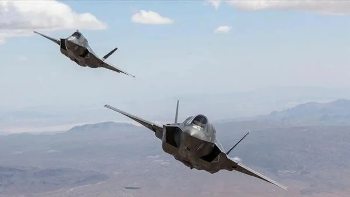 Baltık Denizi üzerinde hareketli saatler! Alman savaş uçakları Rus keşif uçağını engelledi