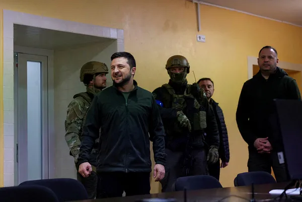 1647618126518.jpg Rusya 1990'lara geri dönecek! Ukrayna Devlet Başkanı Zelenskiy'den yeni çıkış: Barış sağlanmadıkça yaptırımlar sürecek - 1