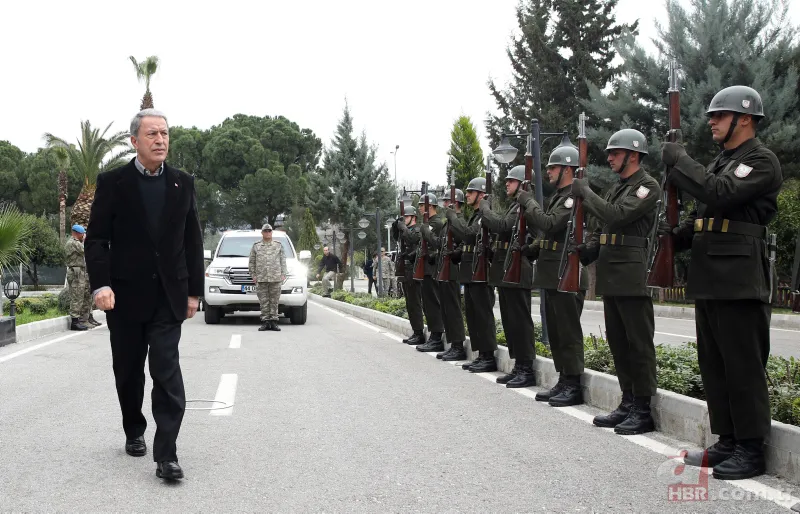 Bakan Akar ve komutanlar sınırın sıfır noktasında 1