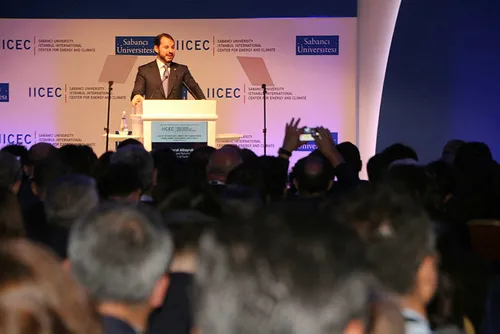 Bakan Albayrak: Yenilenebilir enerjide AB’yi geride bıraktık