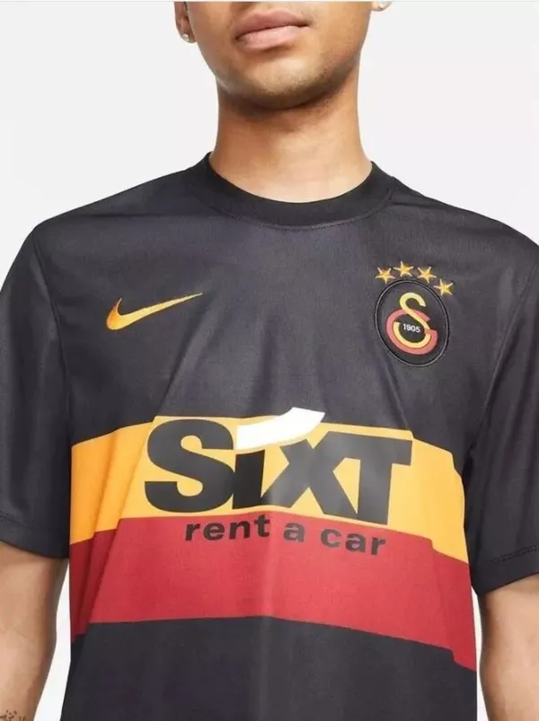 galatasarayin-3-formasi-tanitildi-1631622541623.jpeg Galatasaray'ın 3. forması tanıtıldı! Dikkat çeken detay - 4