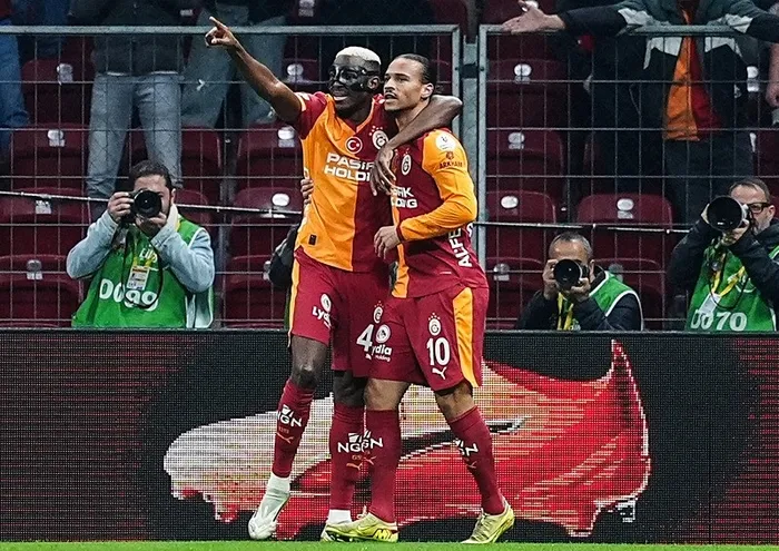 galatasaray-evinde-hata-yapmadi-aslan-samsunsporu-maglup-etti-1764961998849.jpeg Fotoğraf (AA)