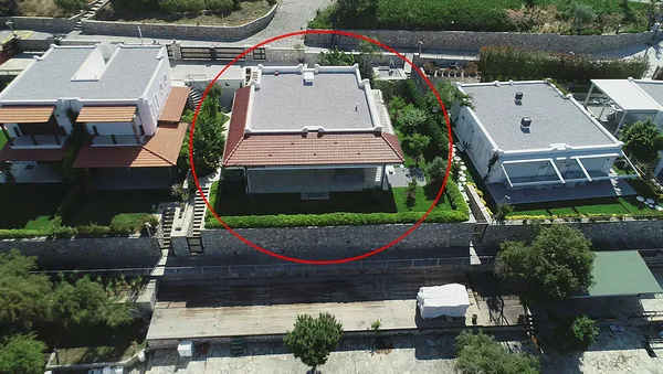 Son dakika: Yılmaz Özdil'in villasına '32'inci madde' uygulaması mührü görüntülendi - 1