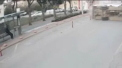 Duraktaki kişinin rahatlığı ’pes’ dedirtti!