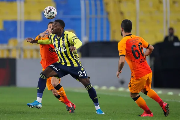 fenerbahce-galatasaray-maci-canli-anlatim-izle-1612629410607.jpg Galatasaray Fenerbahçe'yi 1-0 mağlup etti! - 8