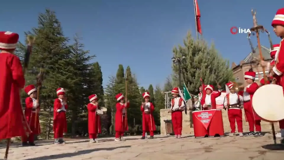 Minik mehteranlar tarihi mekanları gezdi!