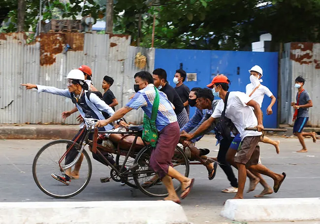 Myanmar'da protestolara kanlı müdahale! 38 kişi hayatını kaybetti - 3
