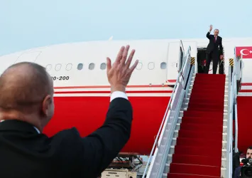 İlham Aliyev Başkan Erdoğan'ı Nahçıvan'dan el sallayarak uğurladı!