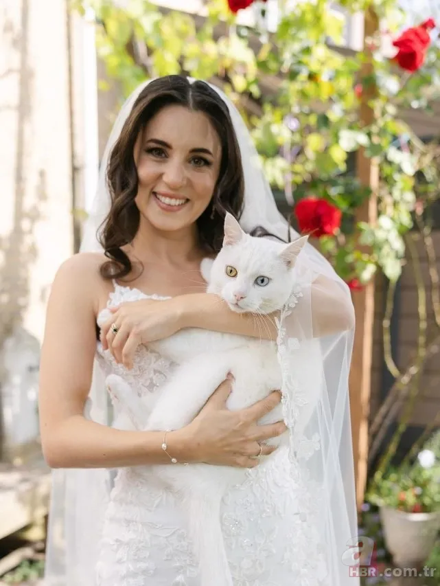 Ünlü şarkıcı Karsu evlendi! Düğünden ilk kareler... 5