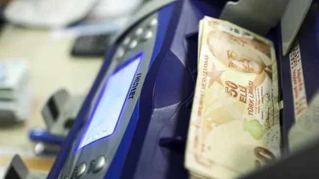 Emekli memur zammı sonrası bir zam da memur emeklilerinin her ay aldıkları ek ödemeye geldi