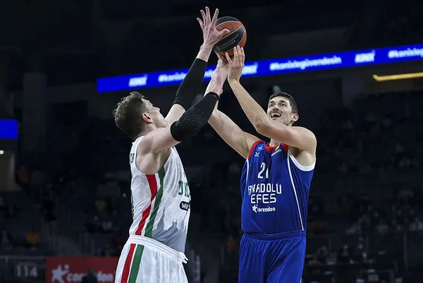 Anadolu Efes, THY Avrupa Ligi’nde UNICS Kazan’ı mağlup etti