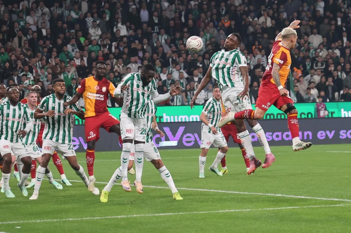 canli-galatasaray-konyaspor-karsisinda-4te-4-pesinde-1793383911655.jpg Galatasaray, Konyaspor'u 4-0 mağlup etti! Liderden farklı galibiyet - 2