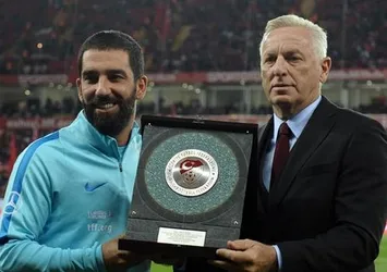 Arda Turan'ın 100'ü güldü