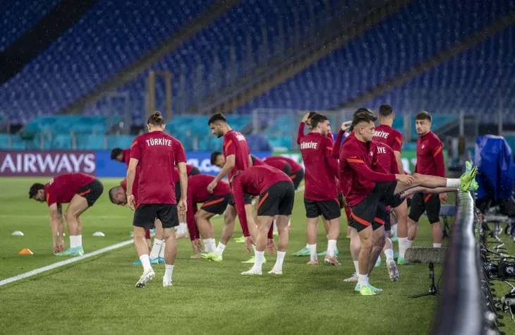 Türkiye EURO 2020'de İtalya karşısında! İşte sahaya çıkacak ilk 11