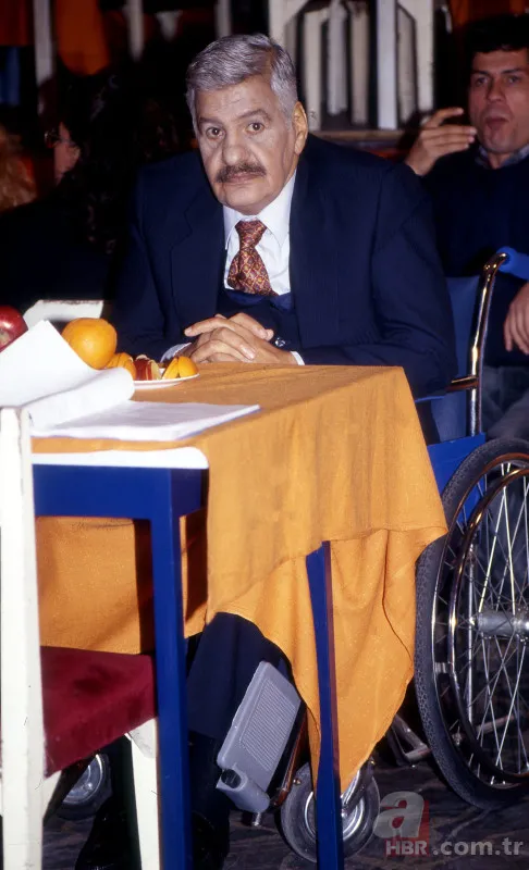 İBB Erol Taş’ın mirasına sahip çıkmadı! Yeşilçam’ın efsane kötü adamı Erol Taş’ın kahvehanesi harabeye döndü 12