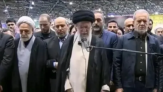 Şehit İsmail Haniye için Tahran’da cenaze töreni! Cenaze namazını Hamaney kıldırdı