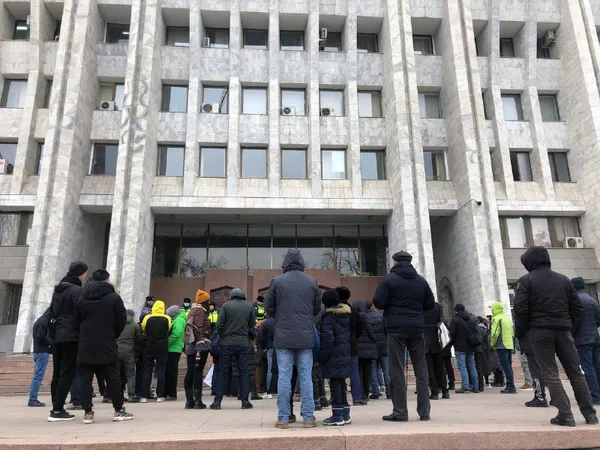 Son dakika: Kazakistan’da anayasal düzen yeniden tesis edildi! Cumhurbaşkanı Tokayev uyarı yapılmadan ateş emri verdi
