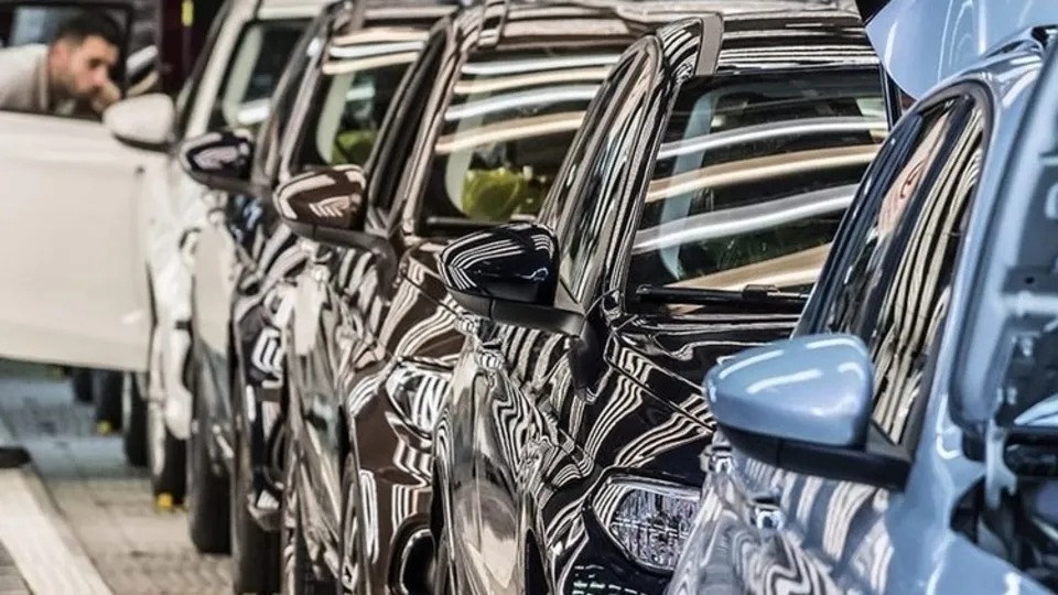 1 milyon 562 bin TL'lik arabanın ikinci eline 2 milyon 90 bin TL fiyat belirledi! Galericiler yeni kurala uymadı | Büyük ceza geliyor