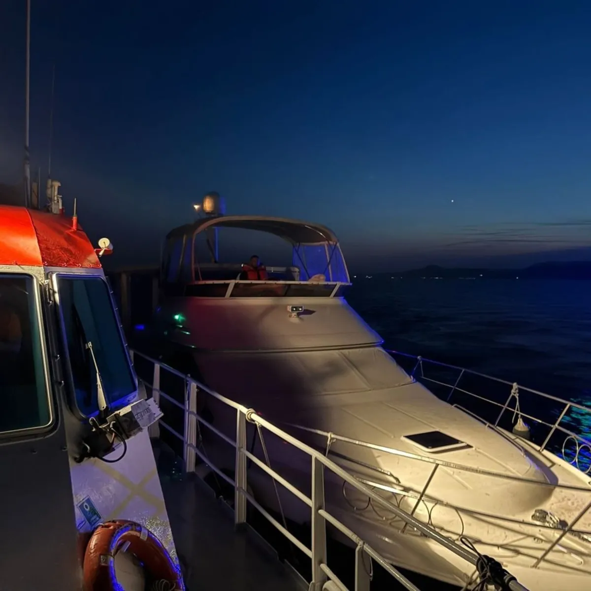 Çanakkale Boğazı'nda sürüklenen tekne ekipleri alarma geçirdi
