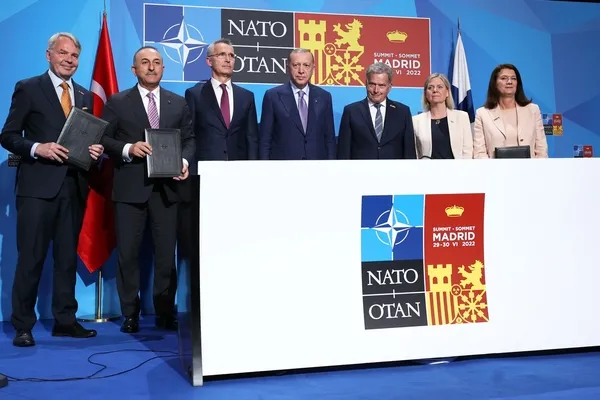 son-dakika-disisleri-bakani-mevlut-cavusoglundan-isvec-ve-finlandiyaya-tepki-teror-varliklarinin-dondurulmasi-1671707347148.jpg Son dakika: Dışişleri Bakanı Mevlüt Çavuşoğlu'ndan İsveç ve Finlandiya'ya tepki! Terör varlıklarının dondurulması konusunda somut gelişme yok - 1