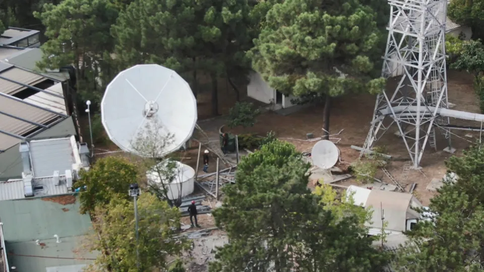 Görüntü kirliliğine neden oluyordu! Çamlıca Tepesi'ndeki antenlerin sökümü devam ediyor